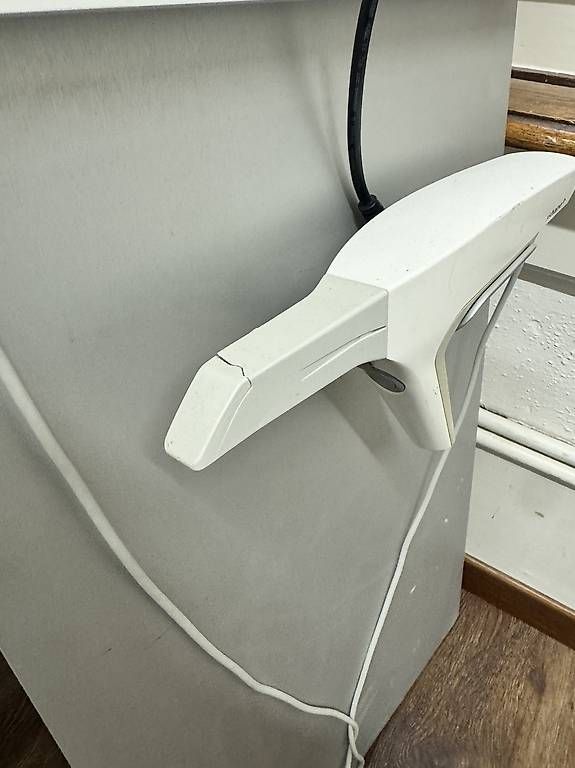 Scanner: 3Shape Dental Lab Scanner D-Serie – Usato da Köniz venduto da jov_jyb7 1