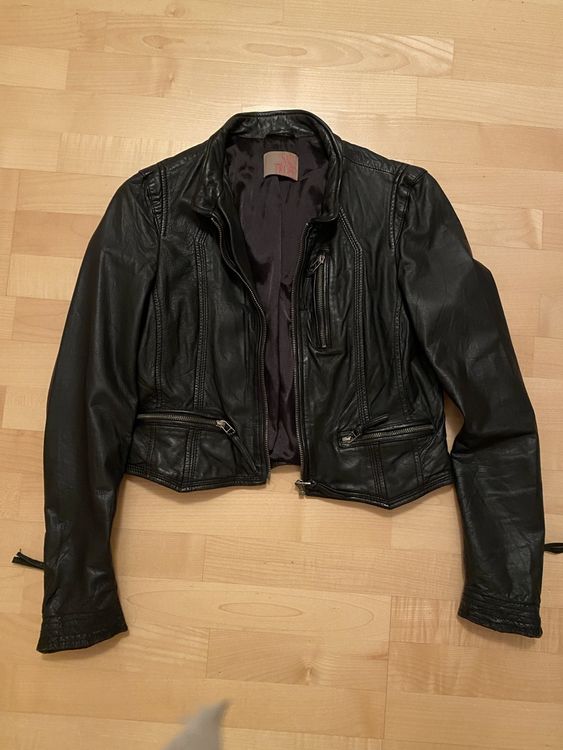 Giacche: Stylische Lederjacke schwarz von Saint Tropez – Usato da Arosa venduto da Domi_ZH