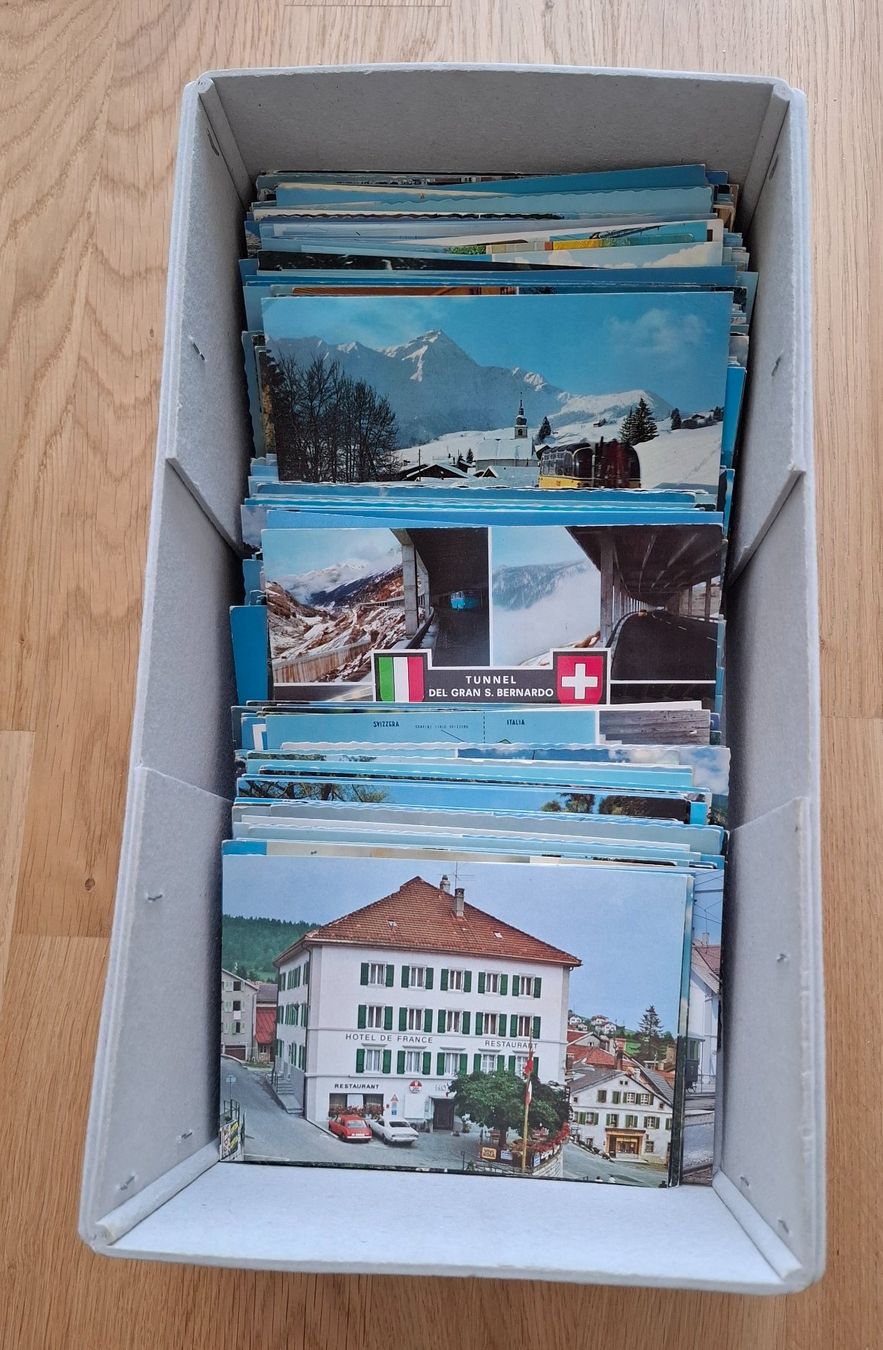 Cartoline postali: 280 Fotokarten Schweiz ca. 1950 - ca. 1980 – Usato da Wil SG venduto da Clanx 1
