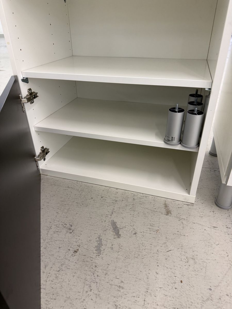 Ikea Scaffali: Gebrauchte IKEA Gestelle – Usato da Pfäffikon SZ venduto da Tonimarroni99 1