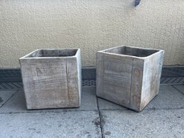 2 Beton Pflanzentröge Würfel Form rustikal guter Zustand