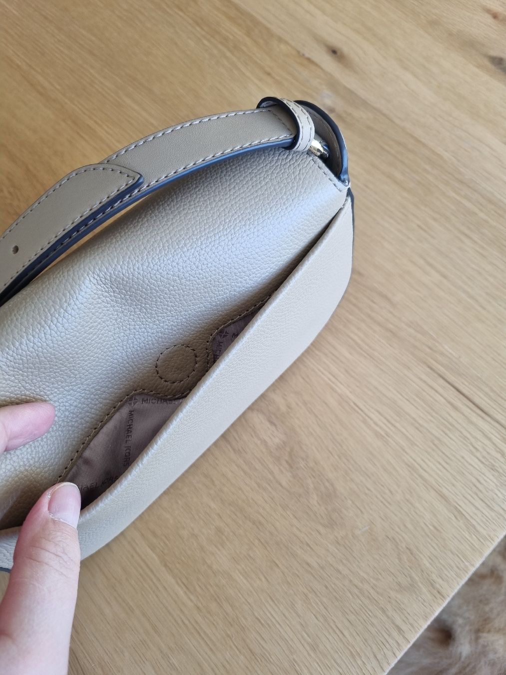 Michael Kors Borse da donna: Michael Kors Handtasche Damen, Beige – Usato da Thun venduto da Vesna27 4