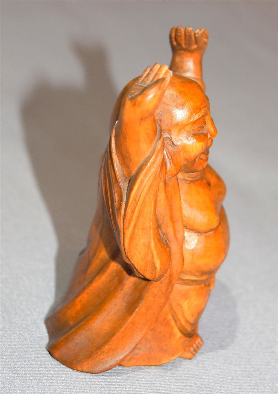 Figuren: Lachender, stehender «Happy» Buddha – Gebraucht aus Geroldswil von ARTEFACTO 5