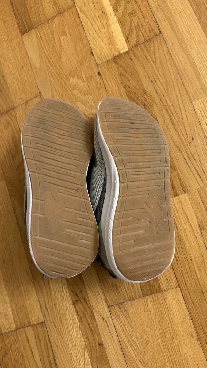 Scarpe per ragazzi: KangaROOS Hallenschuhe Grösse 29 – Usato da Stäfa venduto da sch_m7kj 1
