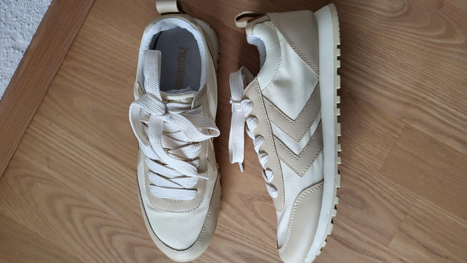 Damenschuhe: Sneacker Gr.38 – Neu und originalverpackt aus Muttenz von Igma