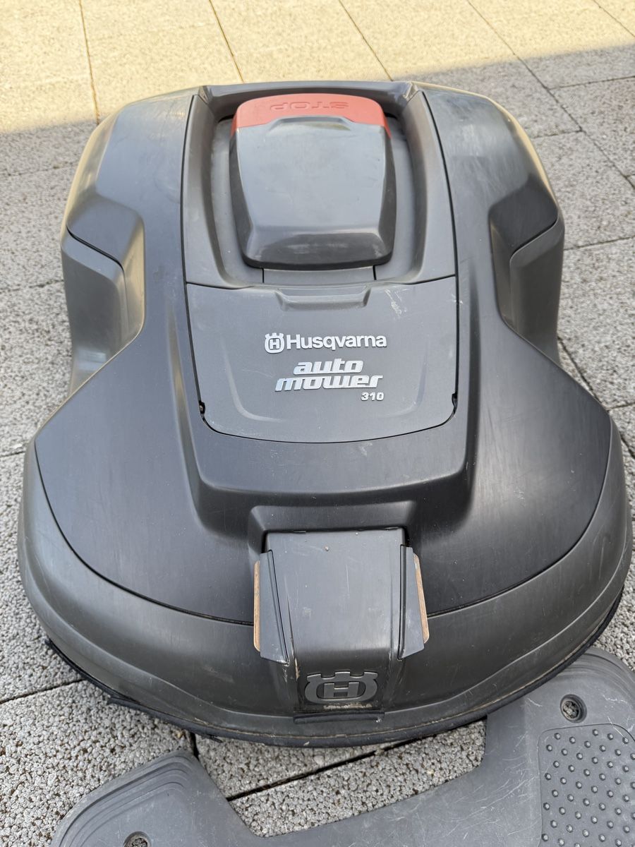 Husqvarna Tondeuses à gazon: Husqvarna Automower 310 – D'occasion à Cuarny par ram256 2