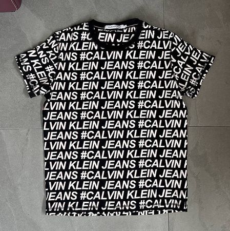 T-shirt Calvin Klein taille L, achat Metro, etat Neuf