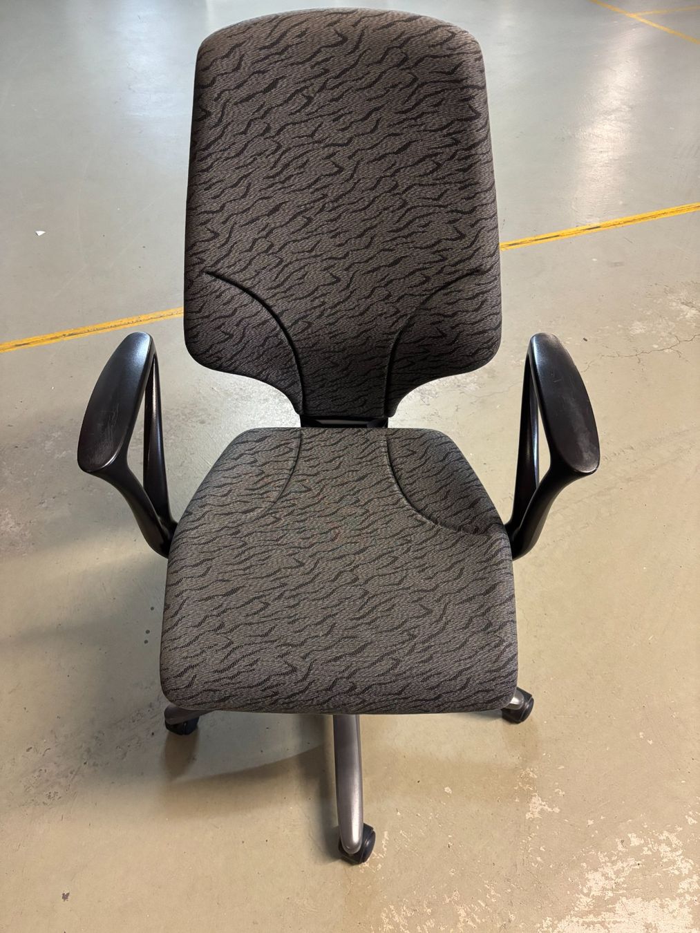 Giroflex Chaises: Bürostuhl Giroflex 64 – D'occasion à Hinwil par fac_688b