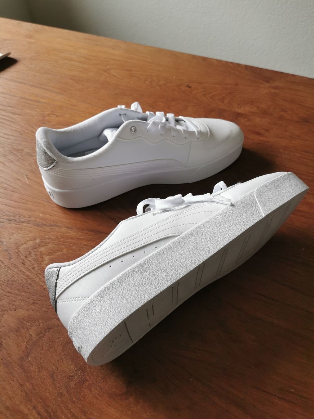 Scarpe da uomo: Weisse Puma Sneaker Gr. 42 – Nuovo e nell'imballaggio originale da Diessbach b. Büren venduto da Downhill0r 2