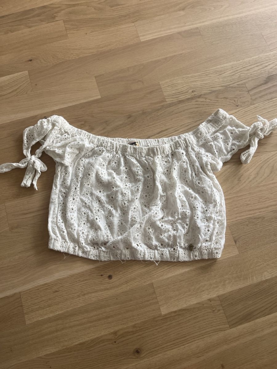 Top: Schulterfreies Top weiss Lochmuster Grösse M – Usato da Thun venduto da pri_655z