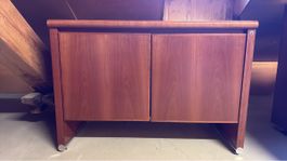 Elegantes Sideboard aus Massivholz