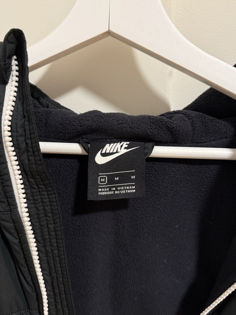 Nike Vestes: Nike Jacke schwarz – D'occasion à Lenzburg par and_5pq2 2
