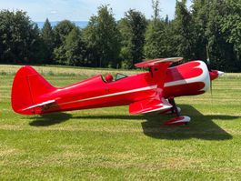 Extremeflight Muscle Bipe 85" Rot/Weiss ARF mit Spinner