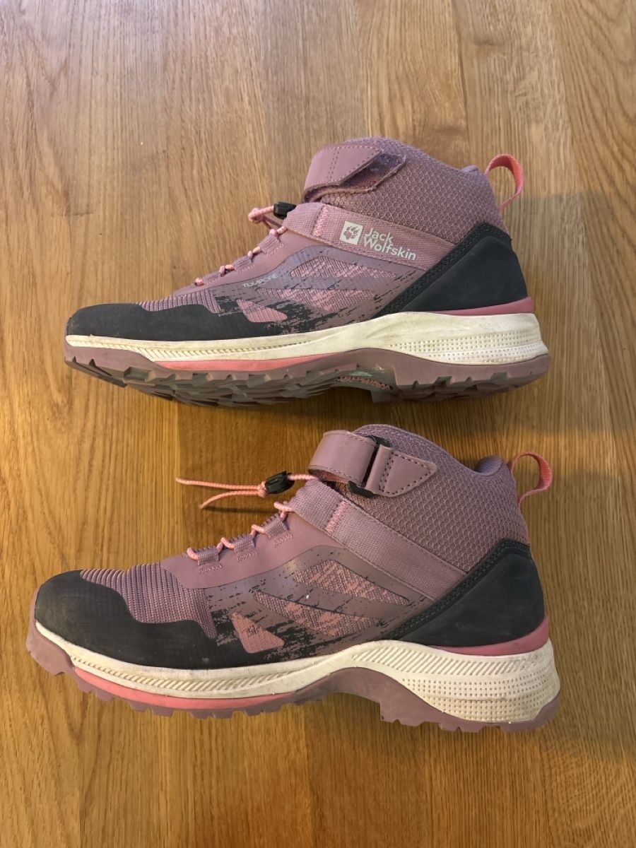 Jack Wolfskin Chaussures filles: Jack Wolfskin Gr. 38 Trekkingschuhe Wanderschuhe – D'occasion à Erstfeld par Ibon77 2