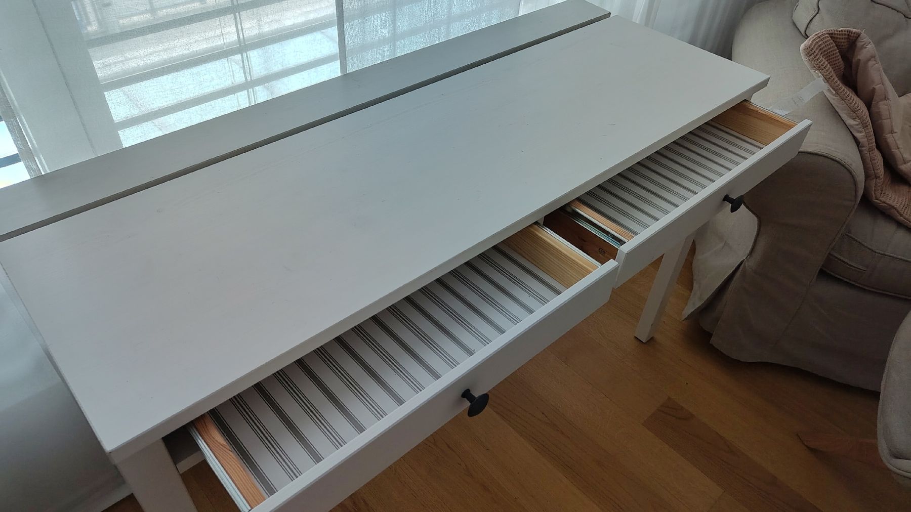 Bureaux: IKEA HEMNES Desk – D'occasion à Egg b. Zürich par str_5f8j 1