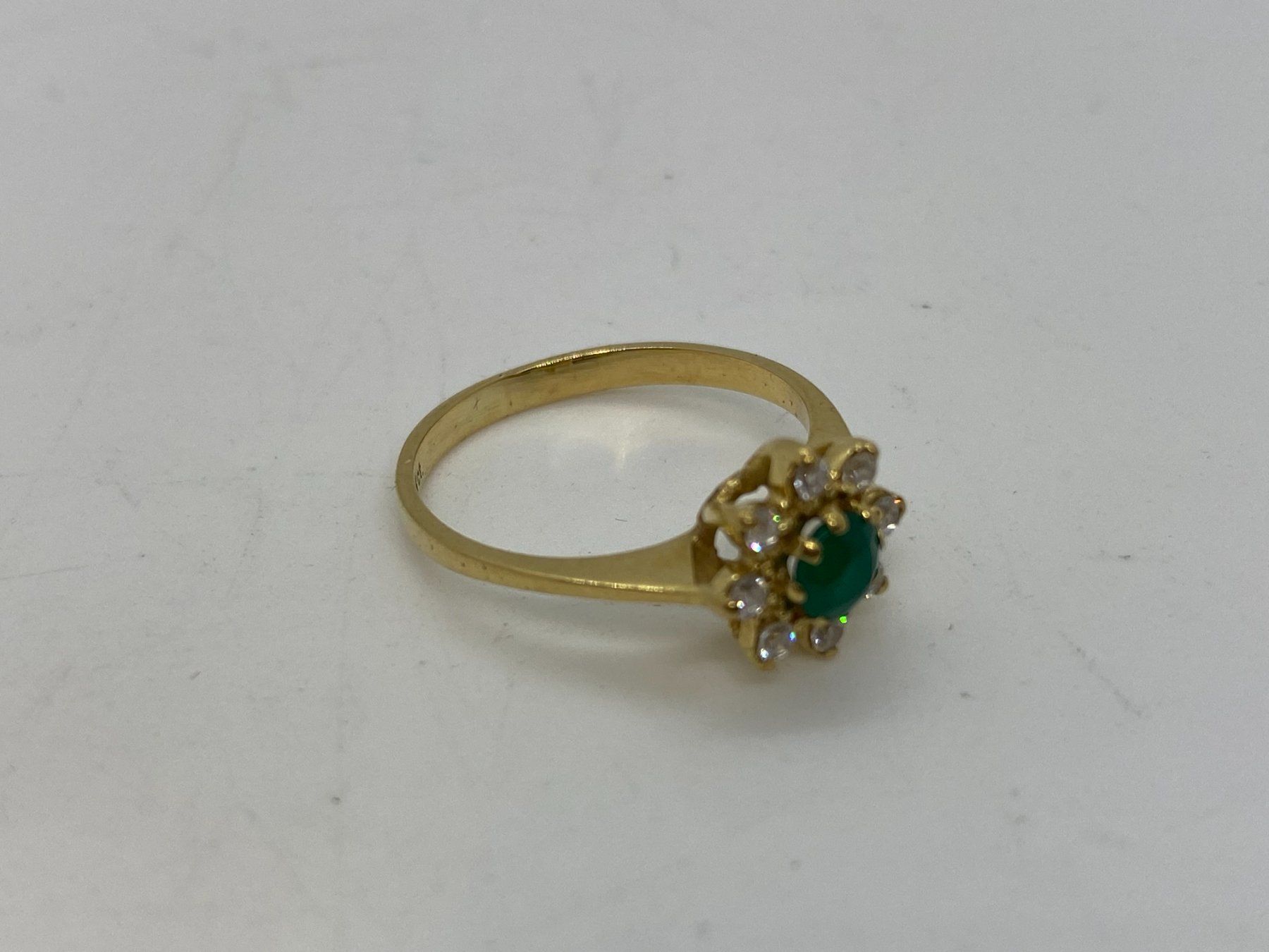Ringe: GOLD Ring mit grünem Stein 18K / 750 Gr. 50 /// E611  – Gebraucht aus Bern von  5
