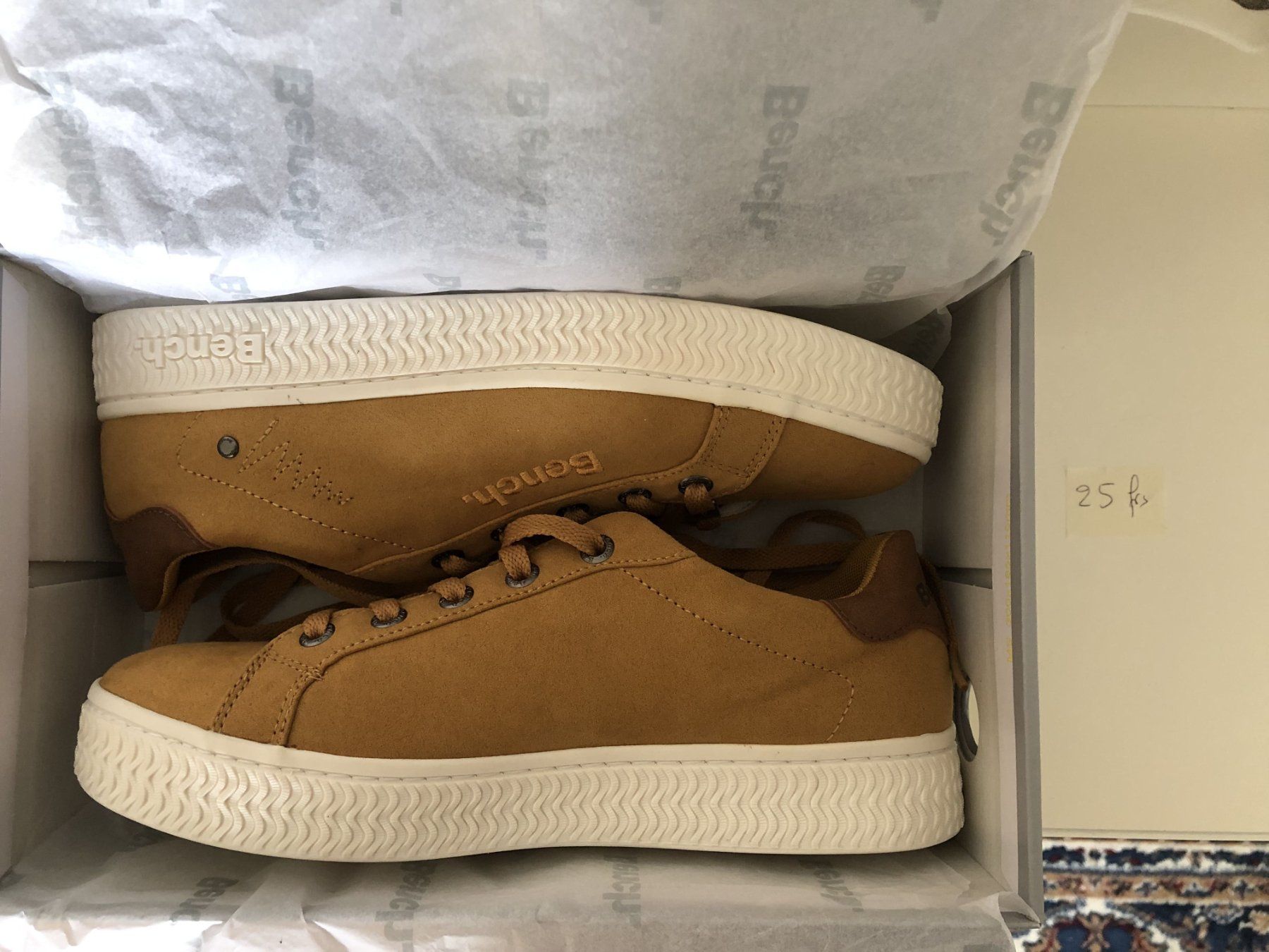 Bench Scarpe da donna: Sneakers safran Bench - 41 - neuf – Nuovo e nell'imballaggio originale da Cortaillod venduto da joa1717 7