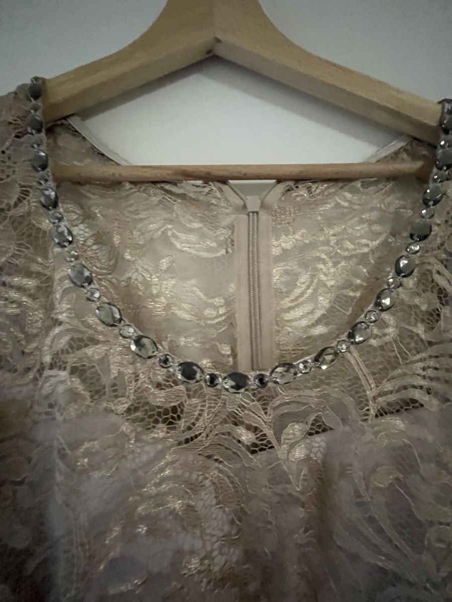 Costumi: Elegantes Spitzen-Kleid mit Jäckli Gr.46 – Usato da Ehrendingen venduto da torresuda98 1