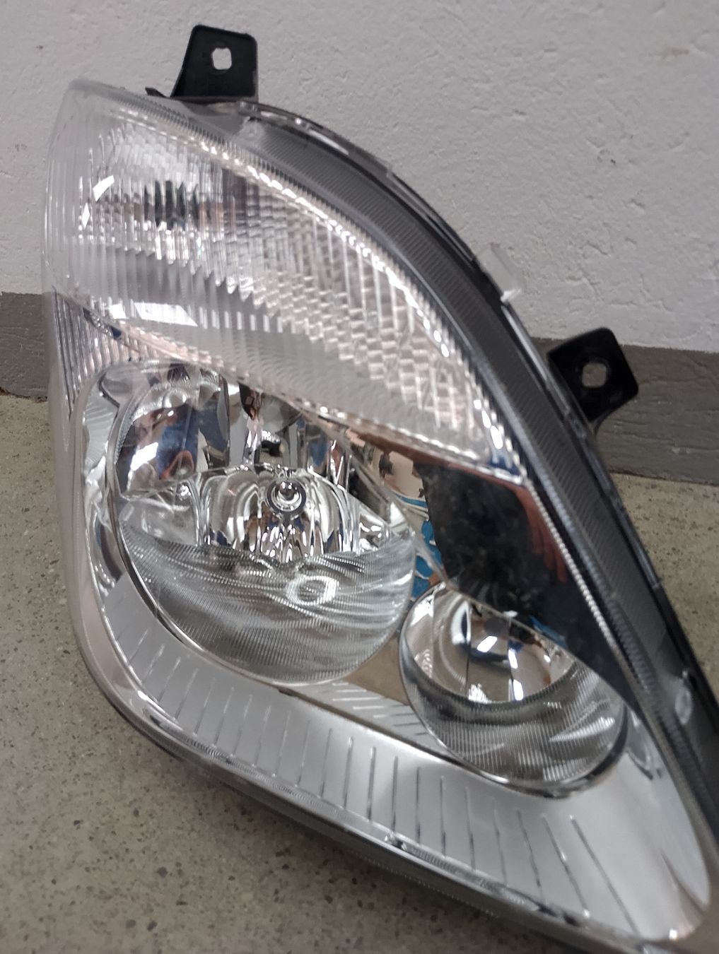 Mercedes-Benz Fari: Front Scheinwerfer rechts Mercedes Sprinter 906 – Usato da Zofingen venduto da Lechim01 1