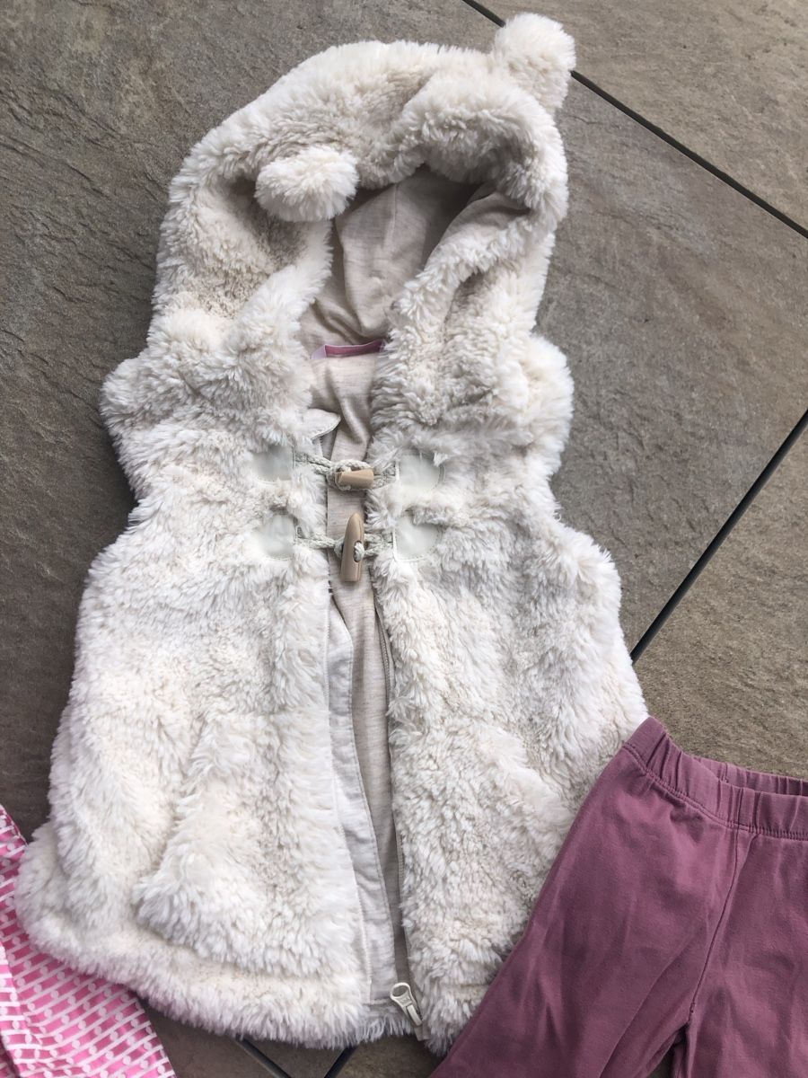 Kleiderpakete & -sets: Schönes Mädchenkleiderpaket in Grösse 98 – Gebraucht aus Schmitten FR von FAJost 2