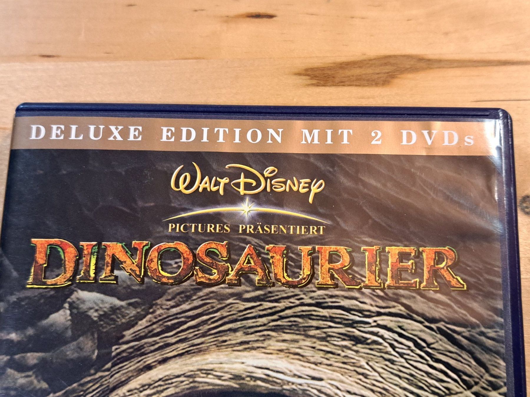 Tutti i DVDs: DVD DINOSAURIER, Walt Disney, 2-Disc Deluxe Edition – Usato da Unterseen venduto da Kanica 1