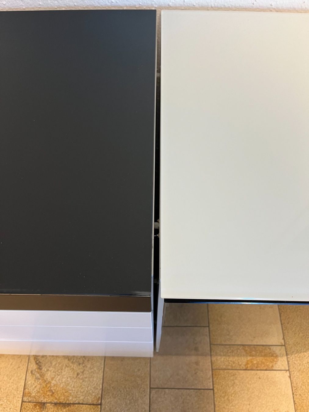 Kommoden: Modernes Sideboard Hochglanz Weiss-Schwarz Vitrine Barklappe – Gebraucht aus Leuggern von Yzerman2 3