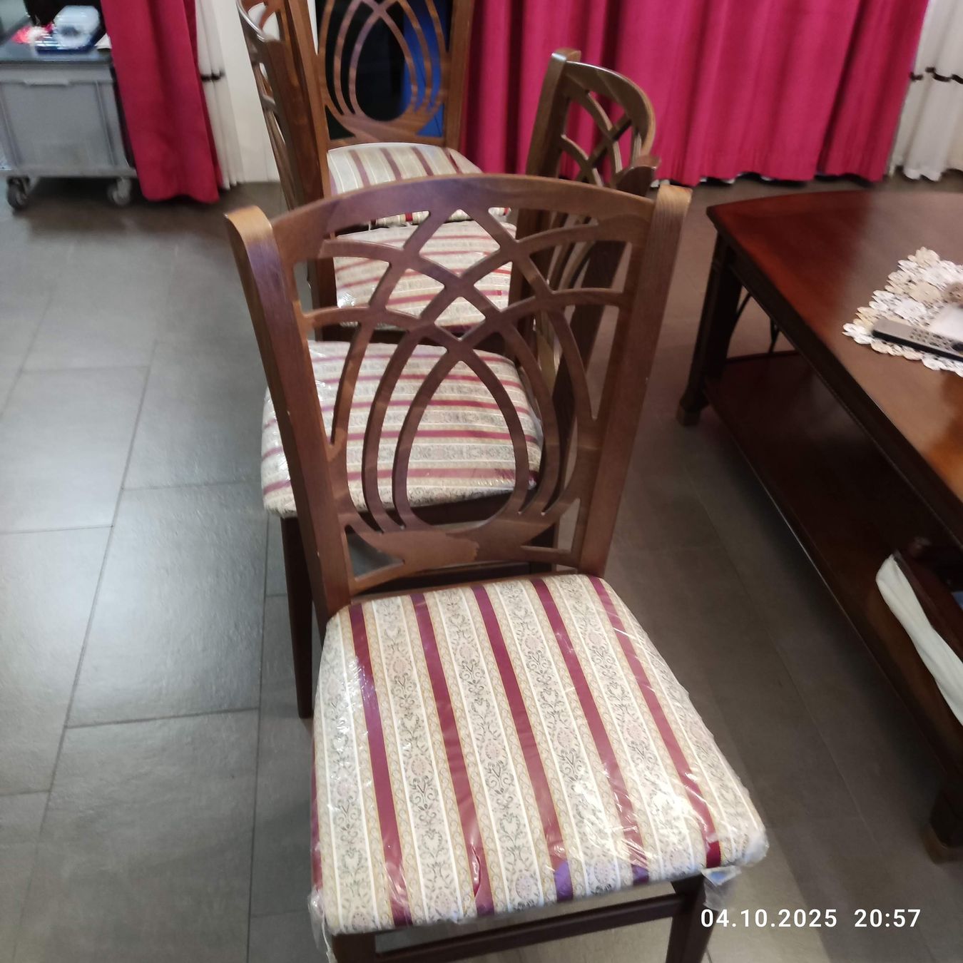 Chaises: Stühle 4 stk – Neuf (Voir description) à Altstätten SG par wku_yqx8 5