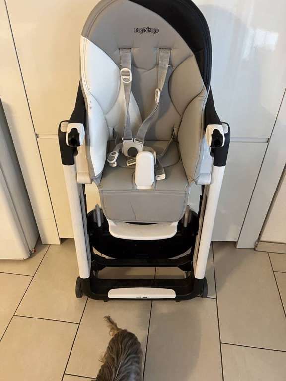 Peg Perego Hochstühle: Chaise haute Peg perego modèle siesta – Gebraucht aus Vicques von PAMB3D