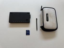 Console Nintendo DSi noir édition Pokemon avec étui