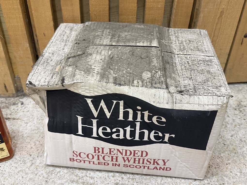 Bevande alcoliche: White Heather Blended Scotch Whisky – Usato da Bassecourt venduto da DiM7775 1