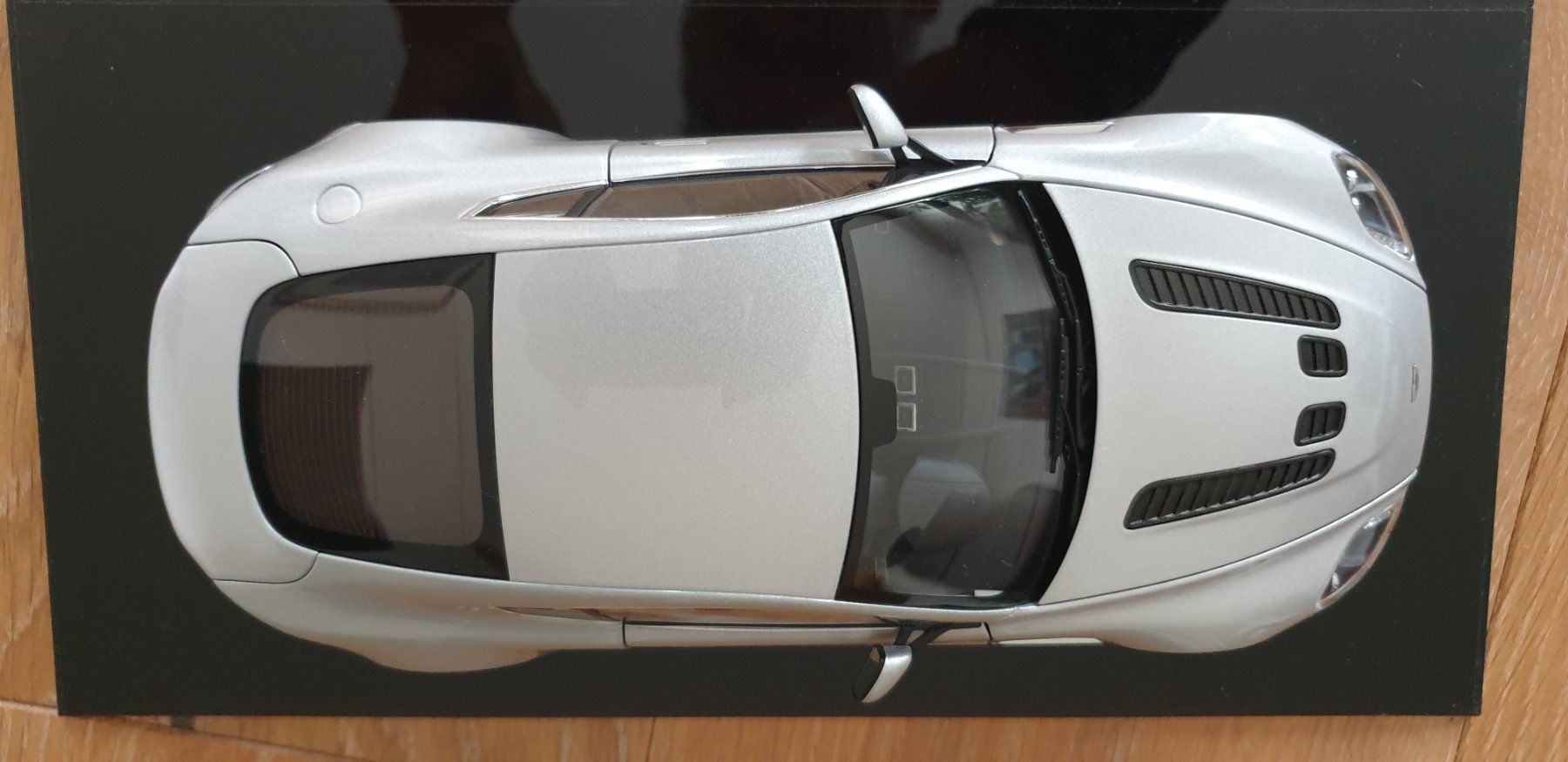 Aston Martin Modellautos: Aston Martin V12 Vantage von Autoart – Gebraucht aus Recherswil von die_d7pt 5