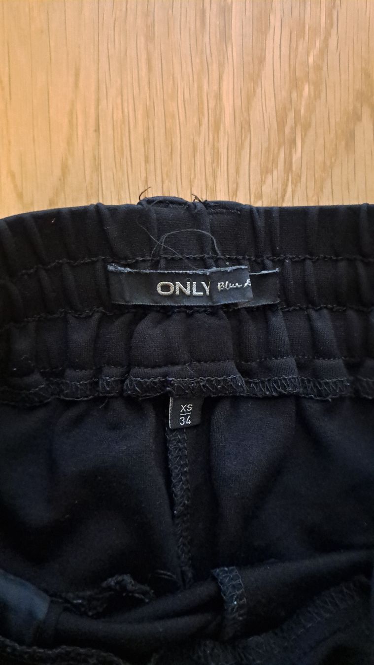 Only Hosen: ONLY Damen Hose schwarz – Gebraucht aus Seengen von ja6_65wp 3
