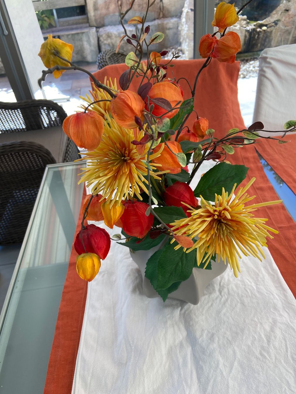 Alle Dekorationen: Blumenstrauss unverwüstlich inkl, Vase – Gebraucht aus Thalwil von Sommerwende 4
