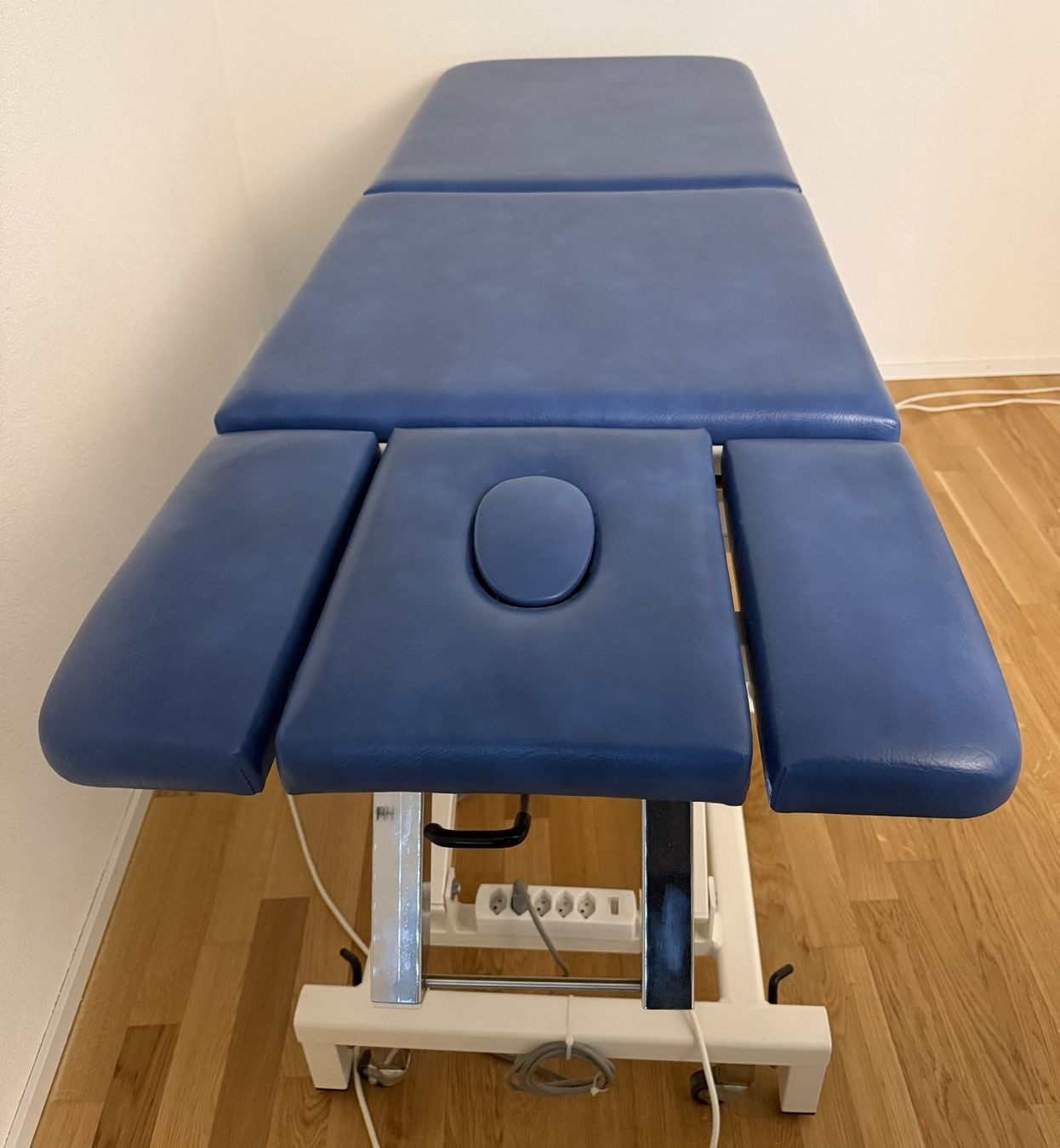 Sedie a sdraio: Behandlungs- Massageliege – Usato da Jona venduto da rab_fdq8 2
