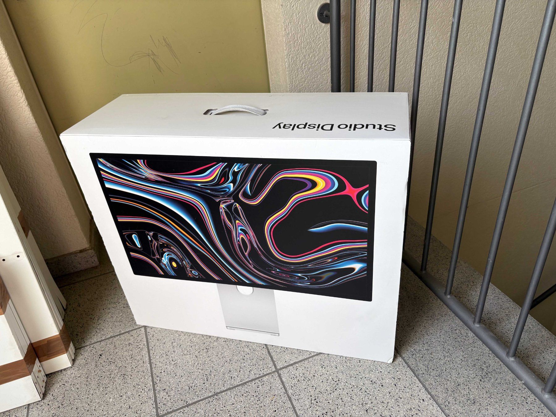 Monitor: Apple Studio Display - nur Originalverpackung (leer) – Usato da Zürich venduto da wabomania