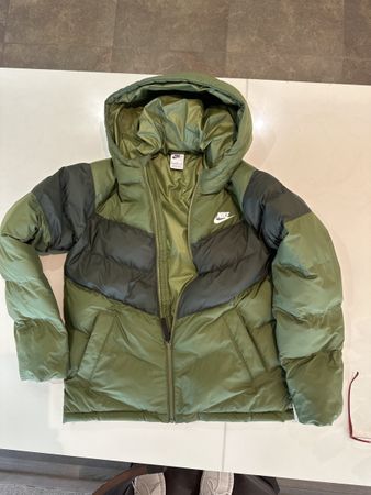 Daunenjacke grün Nike Grösse 158-170