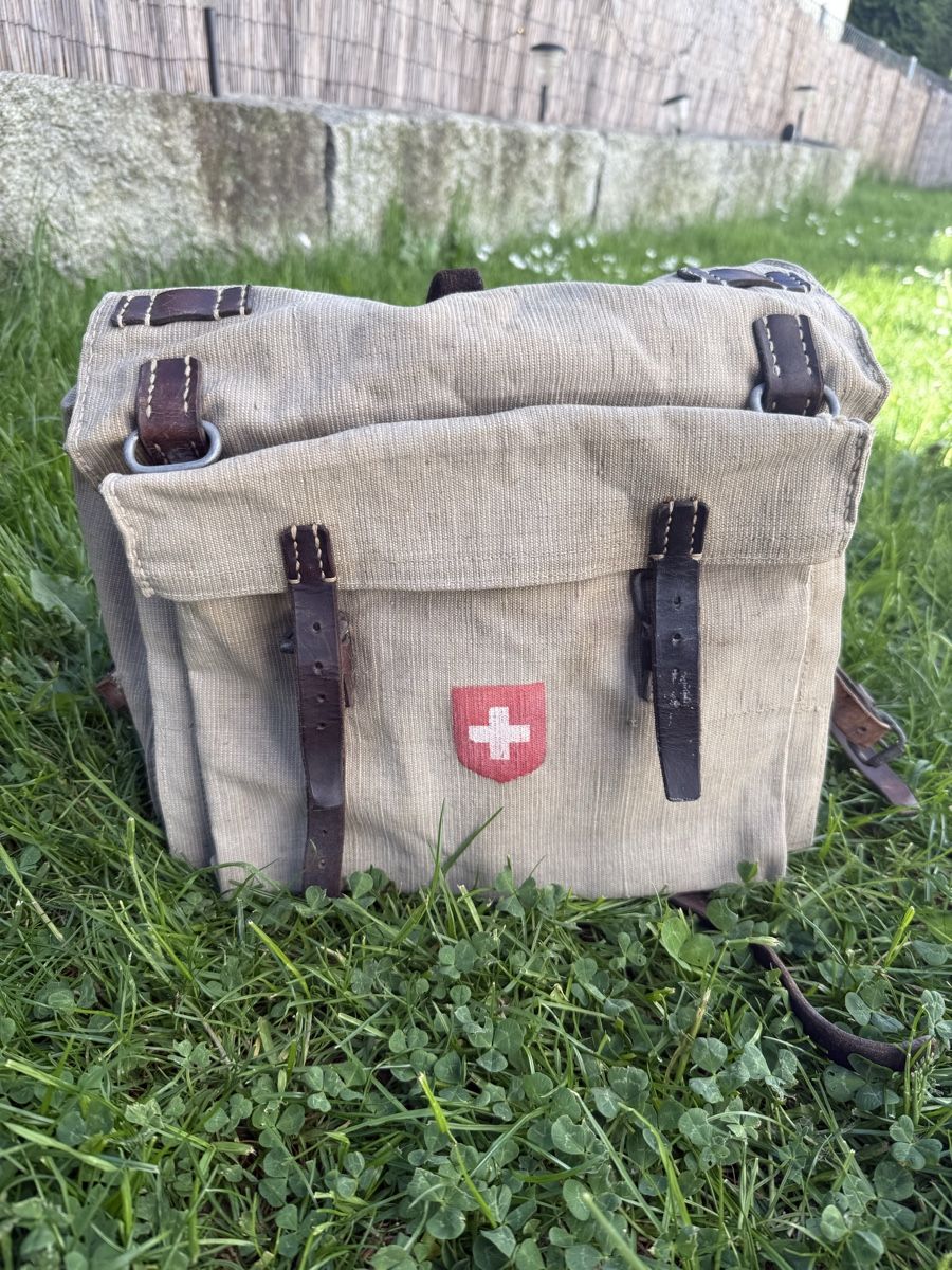 Schweizer Armee Taschen: Original Schweizer Militär Tasche, 1917 – Gebraucht aus Buch am Irchel von Sweetharth