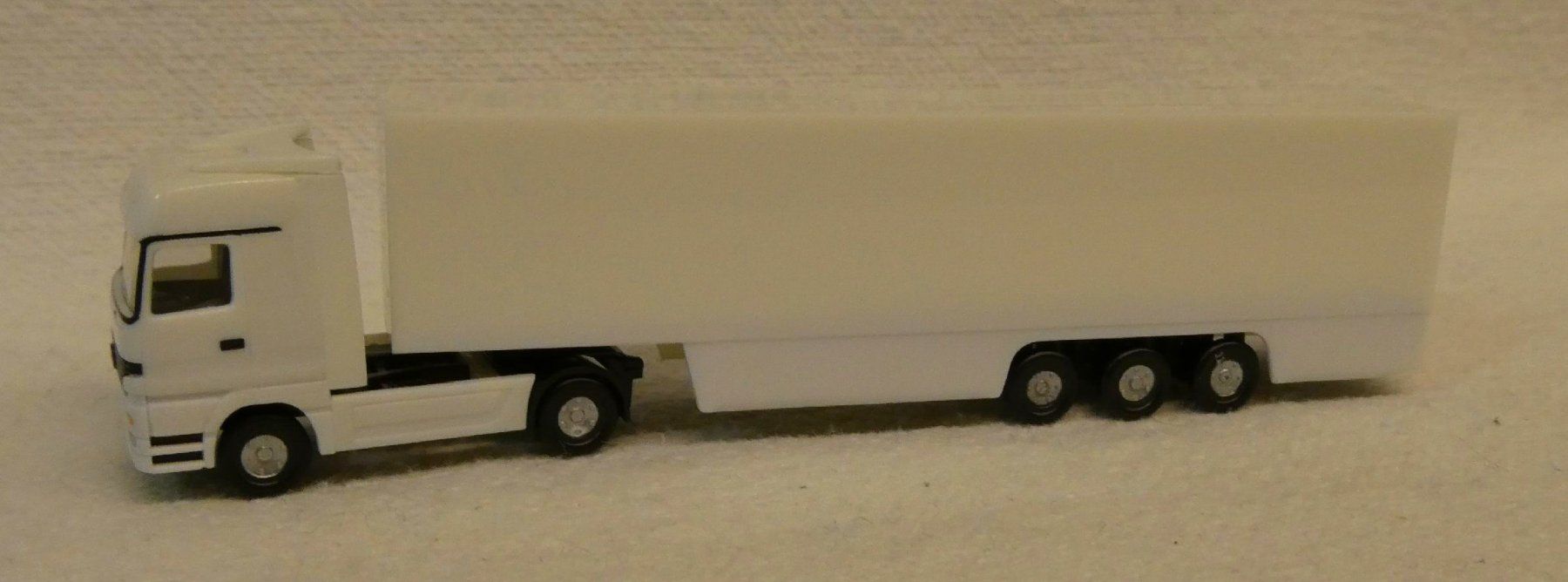 Herpa Modellini d'auto: LKW Schlepper Mercedes – Nuovo e nell'imballaggio originale da Rupperswil venduto da Ropi03
