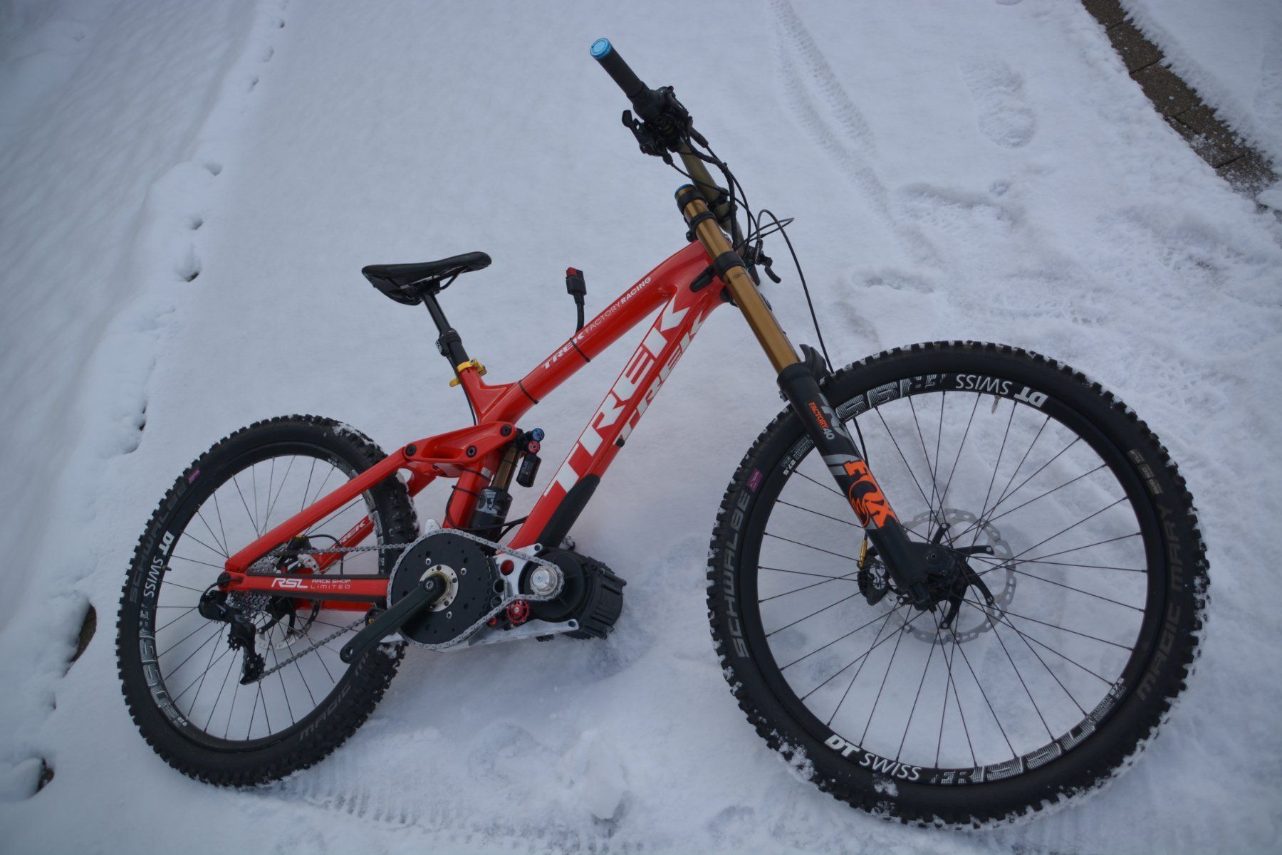 Trek Biciclette: 2019 Trek Session 9.9 Carbon E-Freeride 6000 Watt – Nuovo (secondo la descrizione) da Schönenberg venduto da ursmezzadri