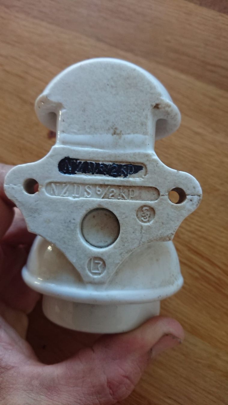 Spine: Vintage Keramikstecker / Lampensockel – Usato da Bazenheid venduto da werni369 2