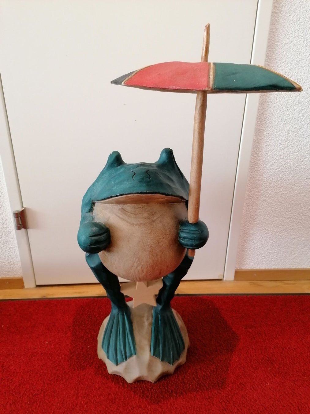 Holzschnitte: Frosch mit Schirm aus Holz geschnitzt – Gebraucht aus Muri AG von goodmood17 2