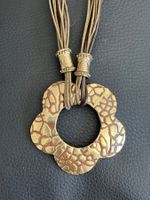 Collier fleur vintage en metal  doré (,Dana!