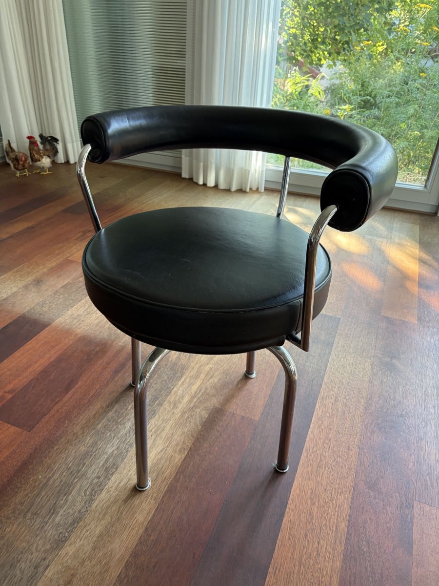 Cassina Sedie: Le Corbusier Lc7 – Usato da Basel venduto da mar_l2cg 2
