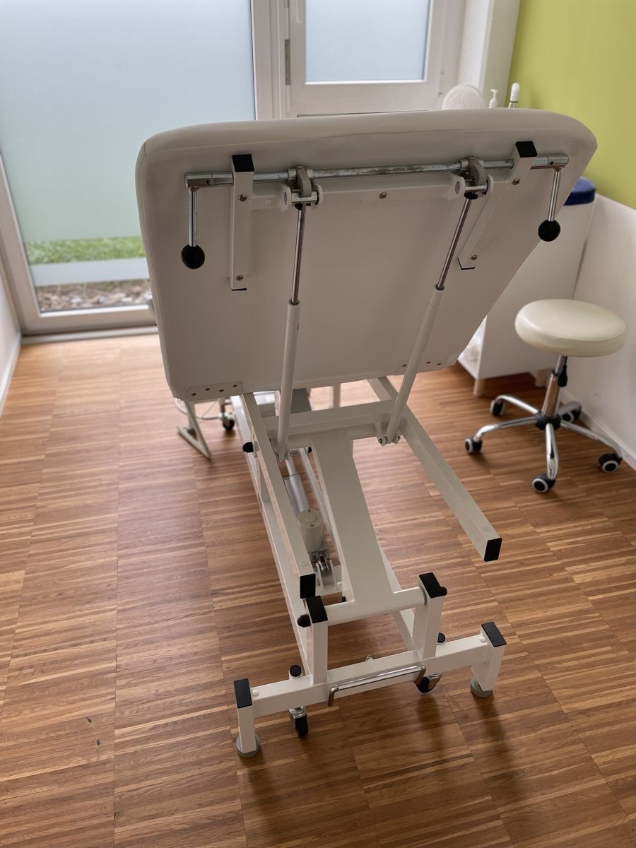 Sedie a sdraio: Elektrische Massageliege – Nuovo (secondo la descrizione) da Uster venduto da ste_779m 5