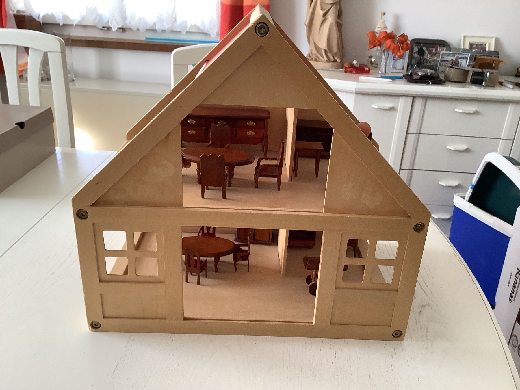 Case e mobili per bambole: Puppenhaus aus Holz mit rustikaler Einrichtung – Usato da Wädenswil venduto da Jsi.Z01 6