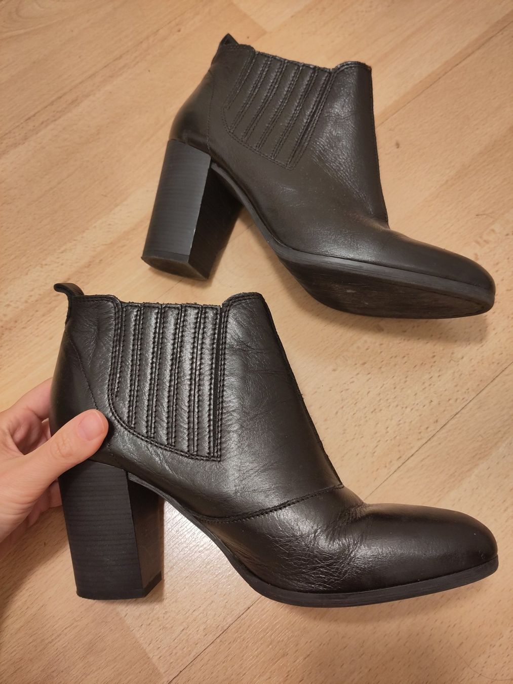 Scarpe da donna: Schwarze Stiefelette – Usato da Zürich venduto da Saf12 1