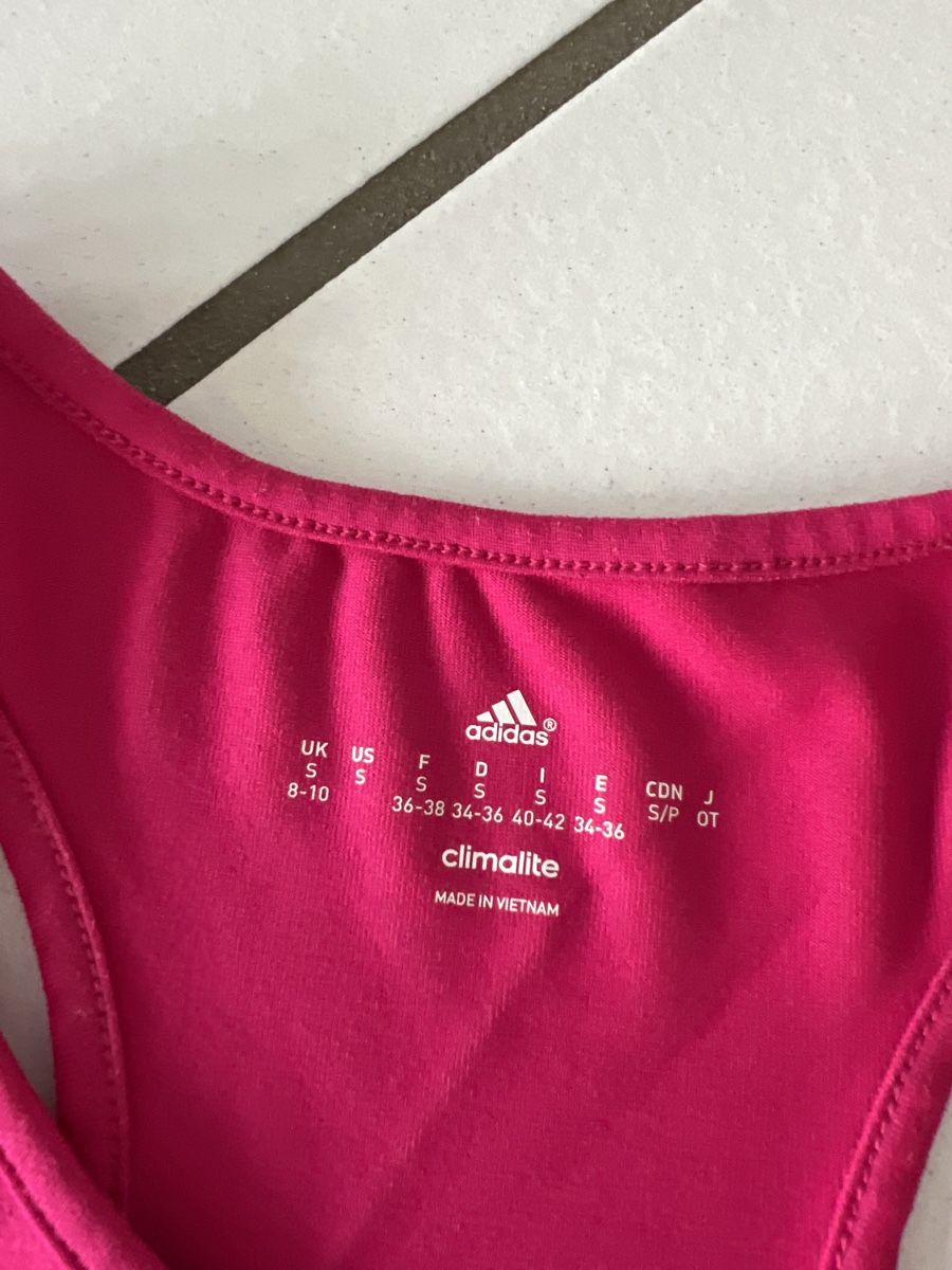 Adidas Top: Shirt – Usato da Oberuzwil venduto da DanaB01 2