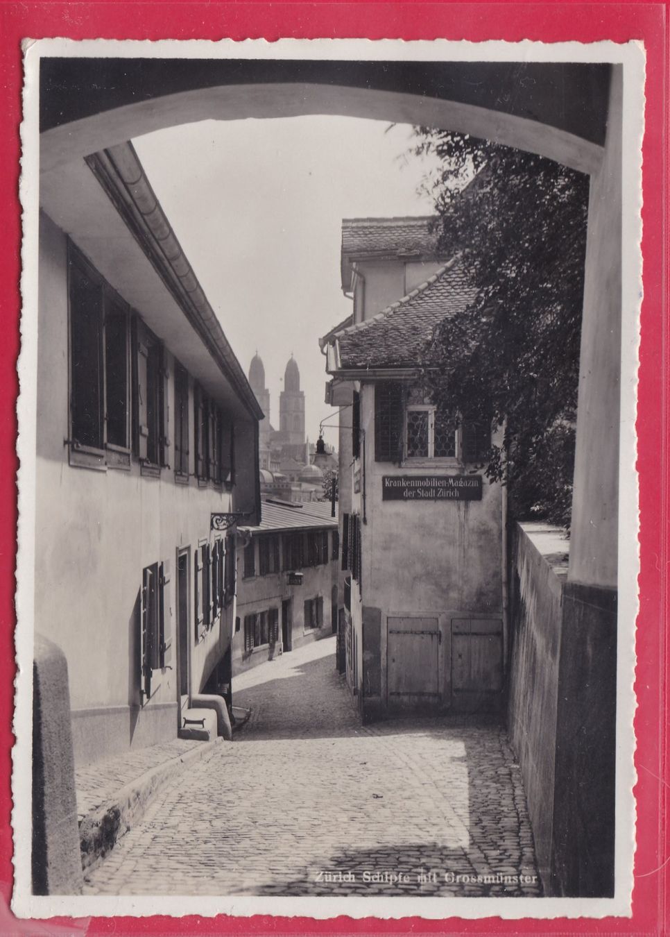 Cartoline postali: ZÜRICH, SCHIPFE MIT GROSSMÜNSTER – Usato da Oberrieden venduto da Gebirgsstelze
