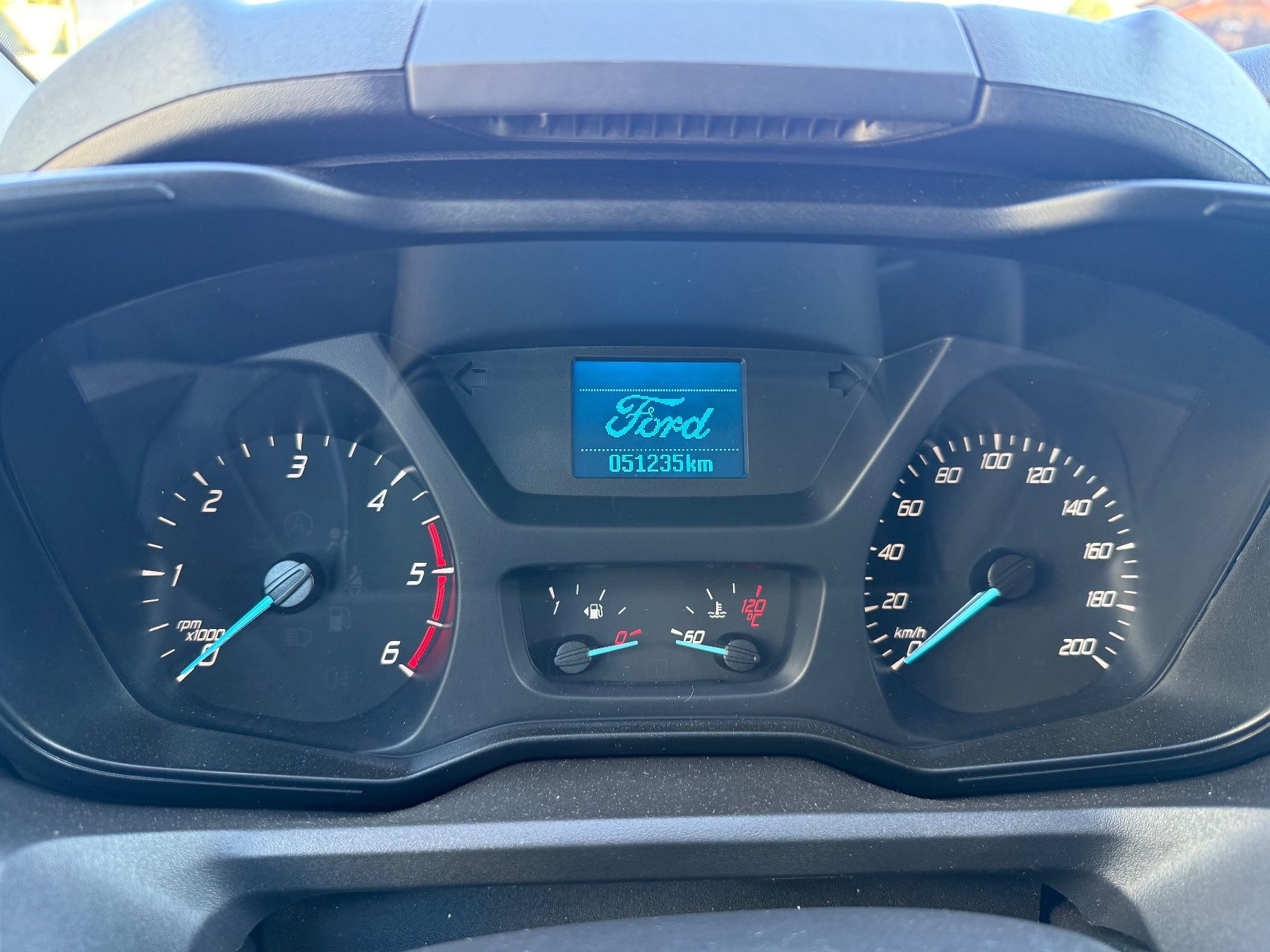 Ford Veicoli commerciali: Ford Transit Custom Van 310 L2H1 – Usato da Uttigen venduto da Pascal90 1
