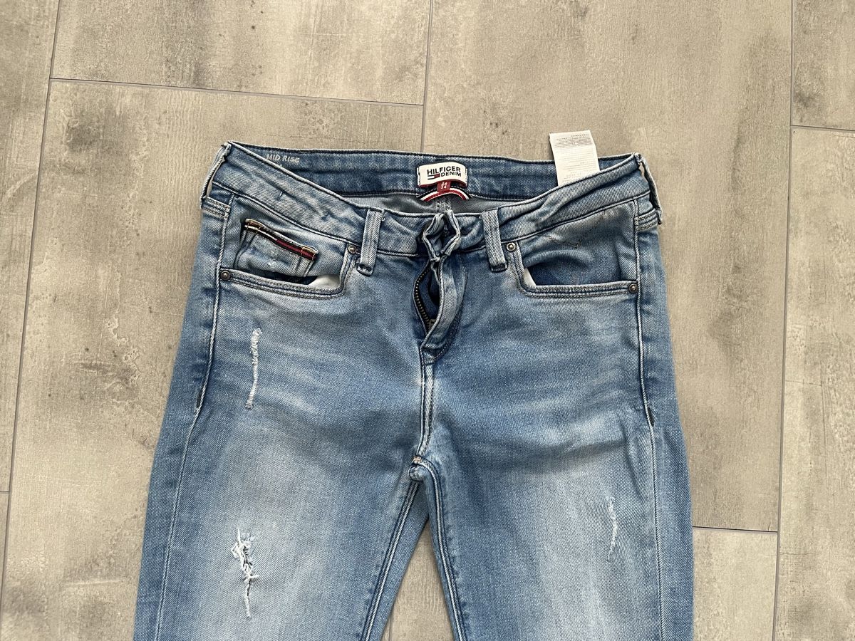 Tommy Hilfiger Jeans: Tommy Hilfiger Jeans – Usato da Othmarsingen venduto da saliwu 1